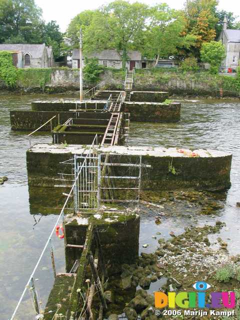 19059 Old river structures